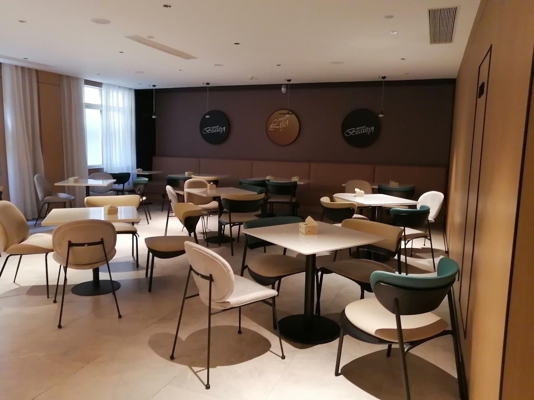 成都一環(huán)路東5段11號(hào)（你好酒店）1、2層房地產(chǎn)網(wǎng)絡(luò)拍賣公告