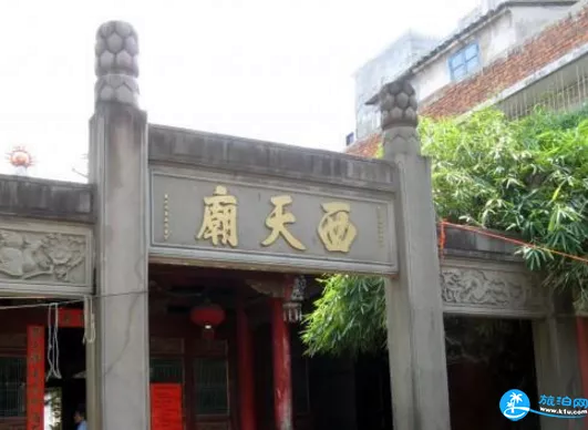 ?？隍T樓老街有什么好吃的